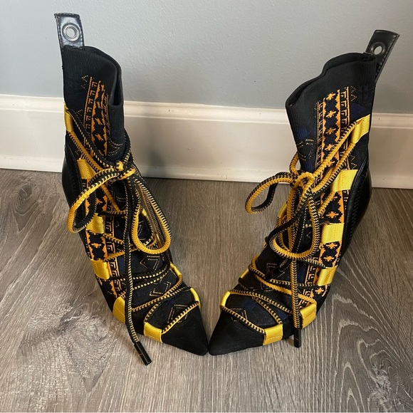 Azalea Wang Pointed Black & Yellow High Heel Sock Boots with Rope Lace, Size 6 - Picture 3 of 5